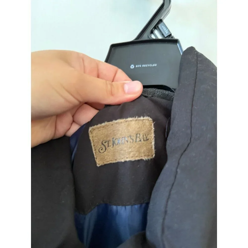 St John’s Bay men’s size large black vest